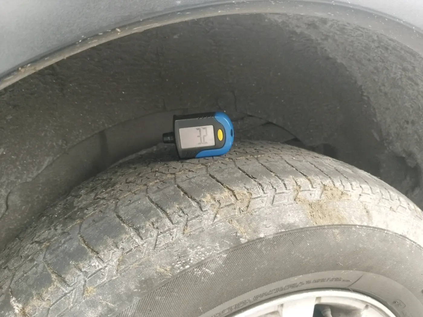 2017 Mahindra XUV500 W10, Diesel, Manual, 42,018 km, tyre
