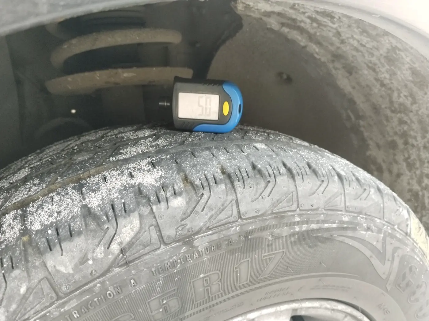 2017 Mahindra XUV500 W10, Diesel, Manual, 42,018 km, tyre
