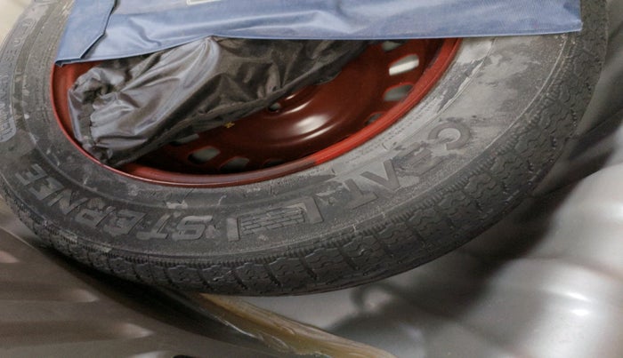 2022 Renault Kiger RXE MT, Petrol, Manual, 28,086 km, tyre