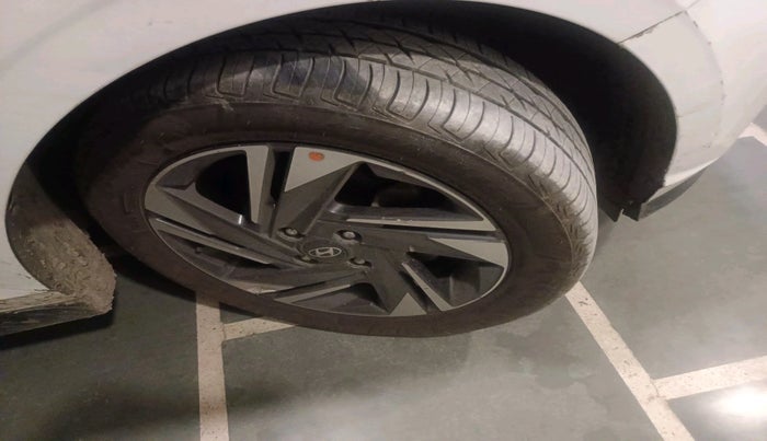 2021 Hyundai NEW I20 ASTA (O) 1.2 MT, Petrol, Manual, 82,388 km, tyre