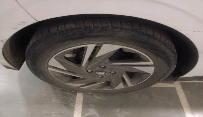 2021 Hyundai NEW I20 ASTA (O) 1.2 MT, Petrol, Manual, 82,388 km, tyre