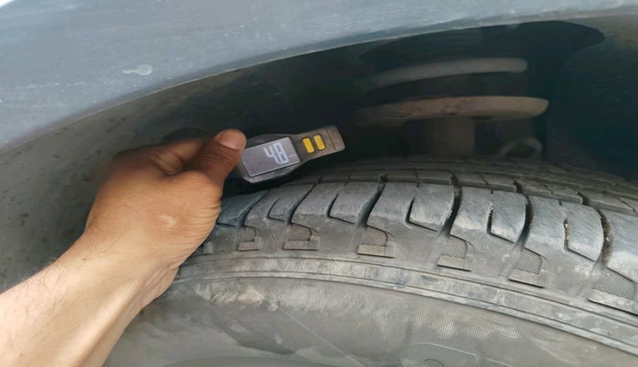 2018 Mahindra XUV500 W9, Diesel, Manual, 1,11,415 km, tyre