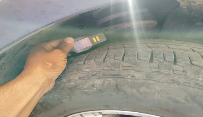 2018 Mahindra XUV500 W9, Diesel, Manual, 1,11,415 km, tyre