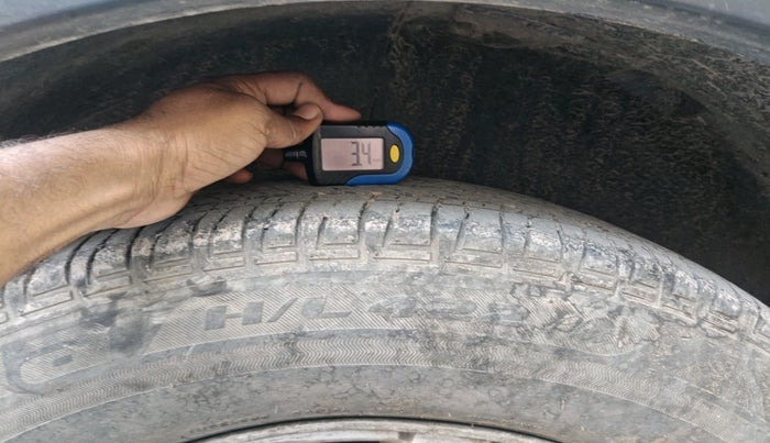 2017 Mahindra XUV500 W10 1.99, Diesel, Manual, 1,68,618 km, tyre