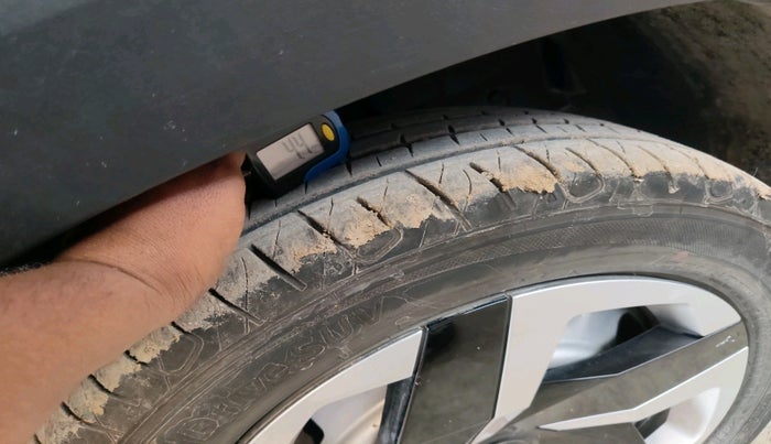 2024 Nissan MAGNITE  XE AMT EZ Shift, Petrol, Automatic, 9,212 km, tyre