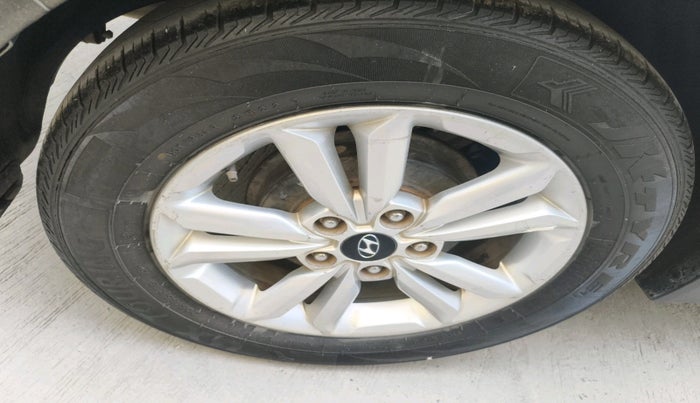 2017 Hyundai Creta SX 1.6 DIESEL, Diesel, Manual, 1,11,763 km, tyre