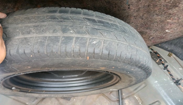 2009 Ford Ikon 1.4 DIESEL, Diesel, Manual, 1,16,418 km, tyre