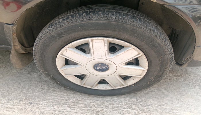 2009 Ford Ikon 1.4 DIESEL, Diesel, Manual, 1,16,418 km, tyre