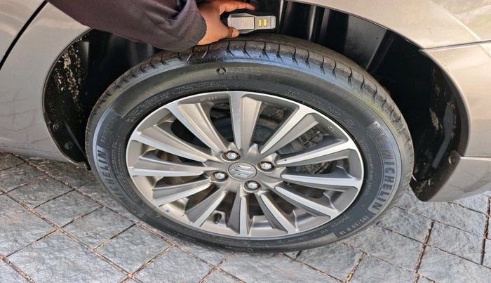 2020 Maruti Ciaz ALPHA  AT 1.5 SHVS PETROL, Petrol, Automatic, 60,645 km, tyre