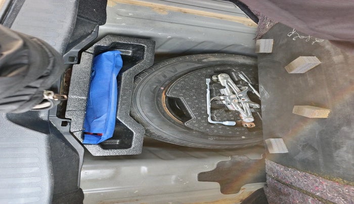 2020 Maruti Ciaz ALPHA  AT 1.5 SHVS PETROL, Petrol, Automatic, 60,645 km, tyre