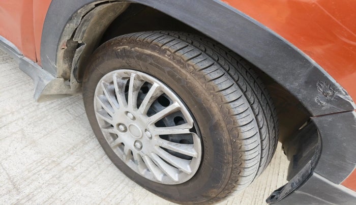 2016 Mahindra Kuv100 K6 D 5 STR, Diesel, Manual, 1,98,621 km, tyre