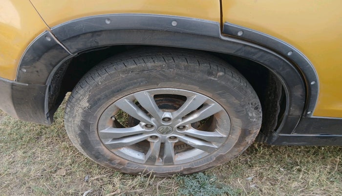 2017 Maruti Vitara Brezza ZDI PLUS DUAL TONE, Diesel, Manual, 3,17,146 km, tyre