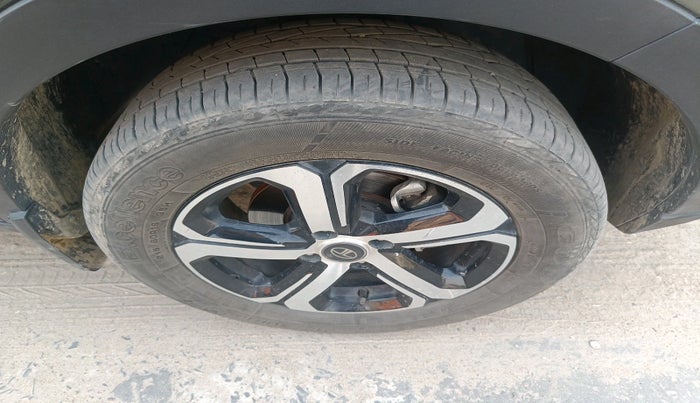 2023 Tata NEXON XZ PLUS PETROL, Petrol, Manual, 28,357 km, tyre