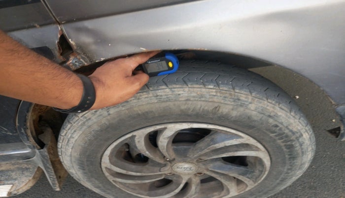 2015 Maruti Eeco 5 STR WITH A/C+HTR, CNG, Manual, 1,27,859 km, tyre