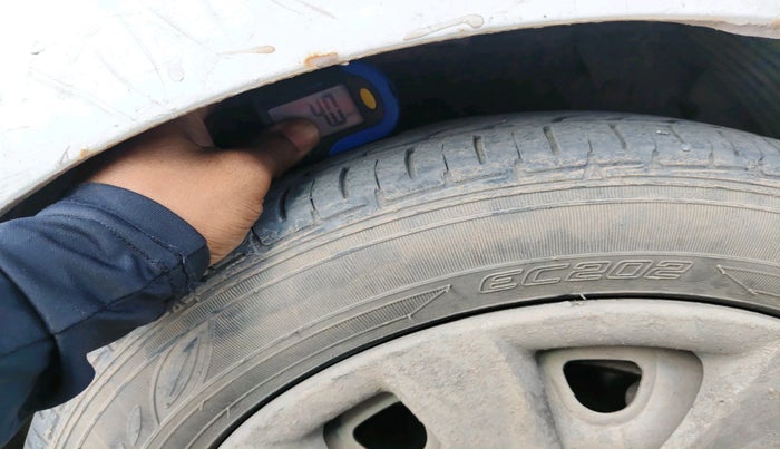 2011 Hyundai Eon MAGNA, CNG, Manual, 1,10,063 km, tyre