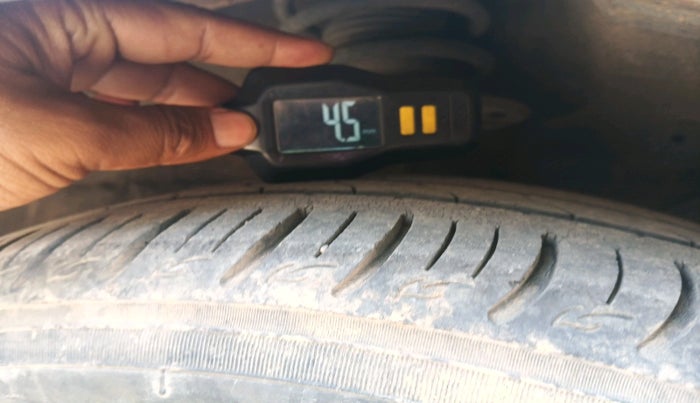 2019 Maruti Ciaz ALPHA  AT 1.5 SHVS PETROL, Petrol, Automatic, 56,815 km, tyre