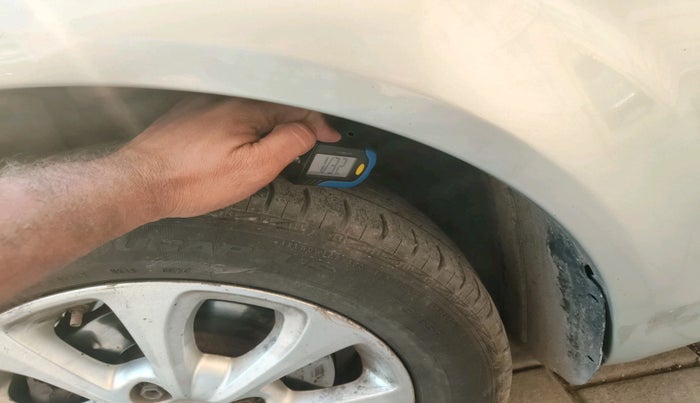 2014 Ford Classic 1.4 TITANIUM DIESEL, Diesel, Manual, 2,42,160 km, tyre