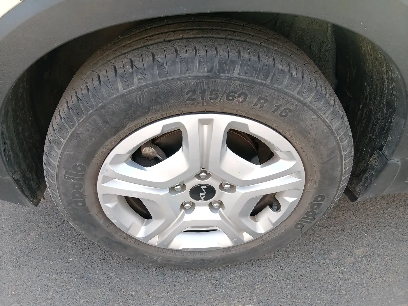 2023 KIA SONET HTK PLUS 1.2, Petrol, Manual, 27,199 km, tyre