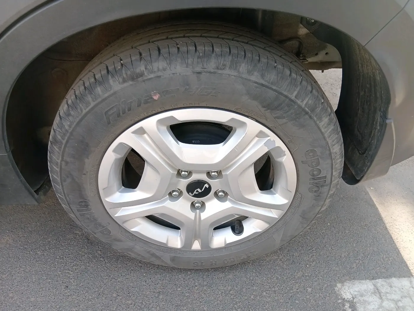 2023 KIA SONET HTK PLUS 1.2, Petrol, Manual, 27,199 km, tyre