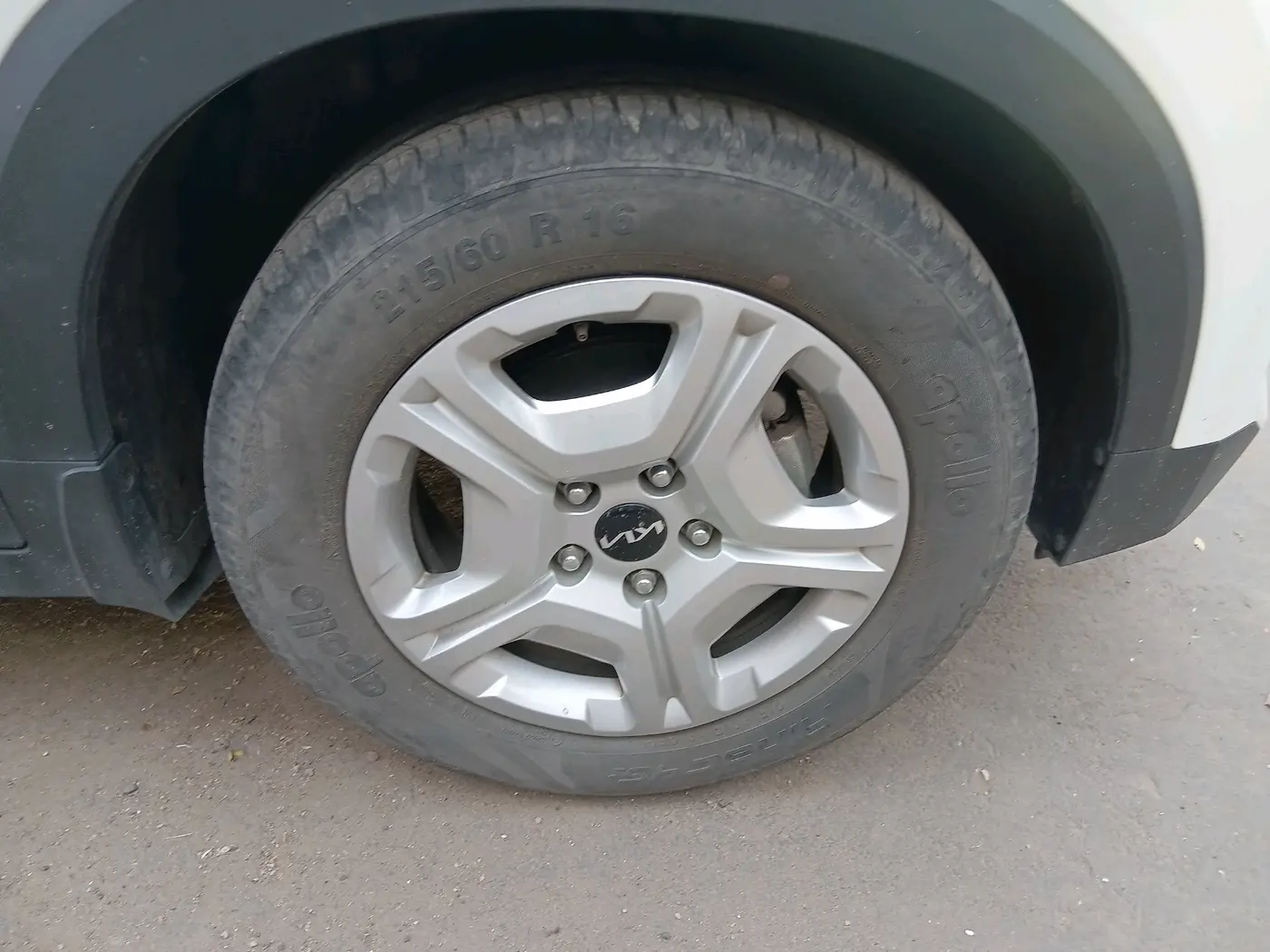 2023 KIA SONET HTK PLUS 1.2, Petrol, Manual, 27,199 km, tyre