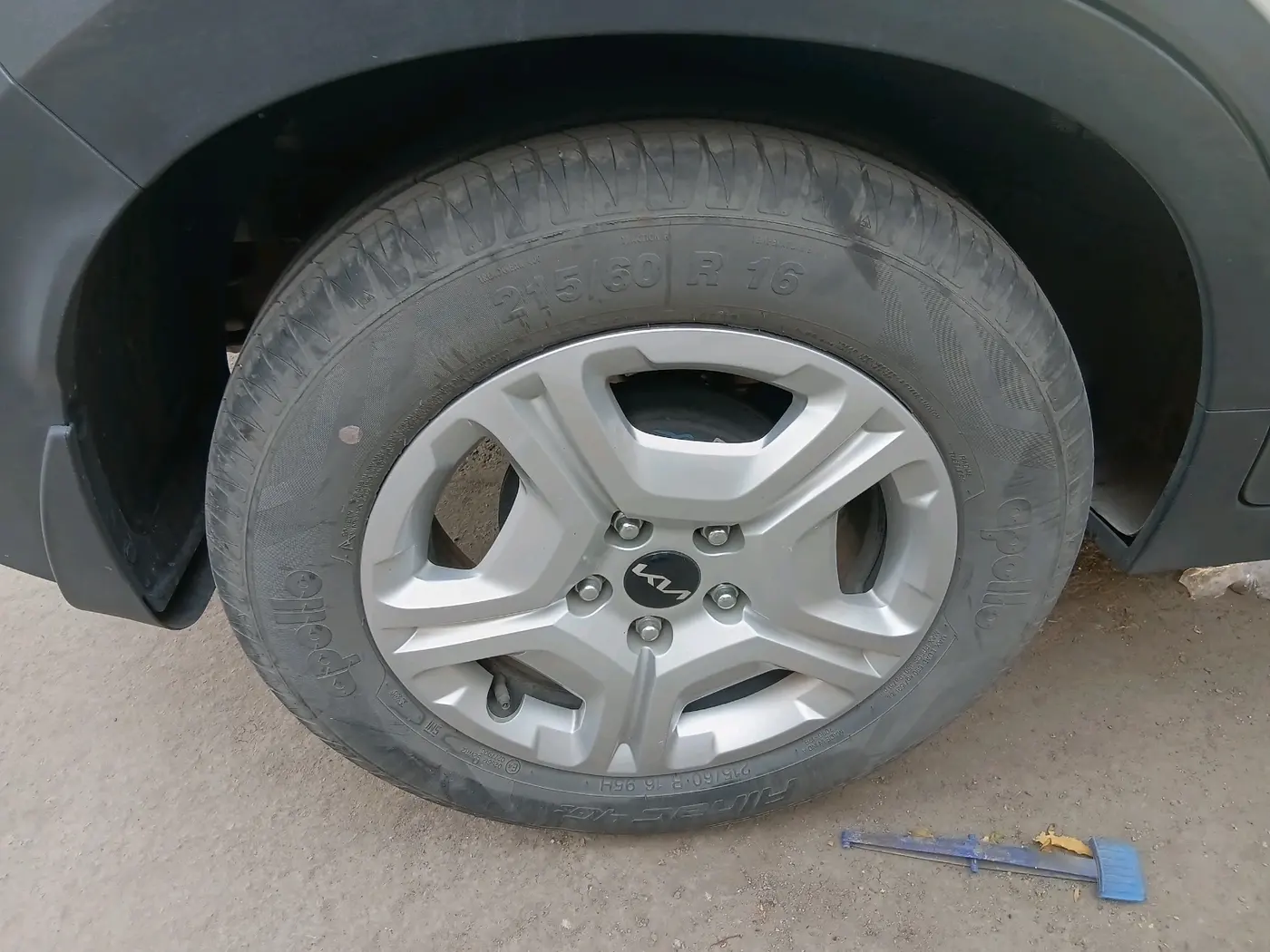 2023 KIA SONET HTK PLUS 1.2, Petrol, Manual, 27,199 km, tyre