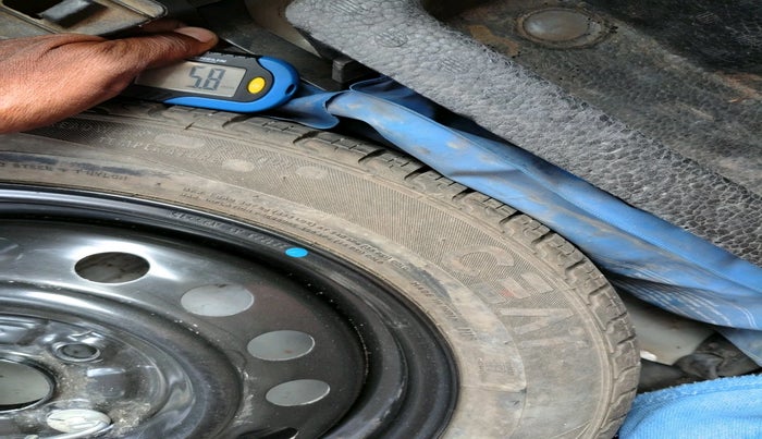 2013 Maruti Wagon R 1.0 VXI, Petrol, Manual, 40,285 km, tyre