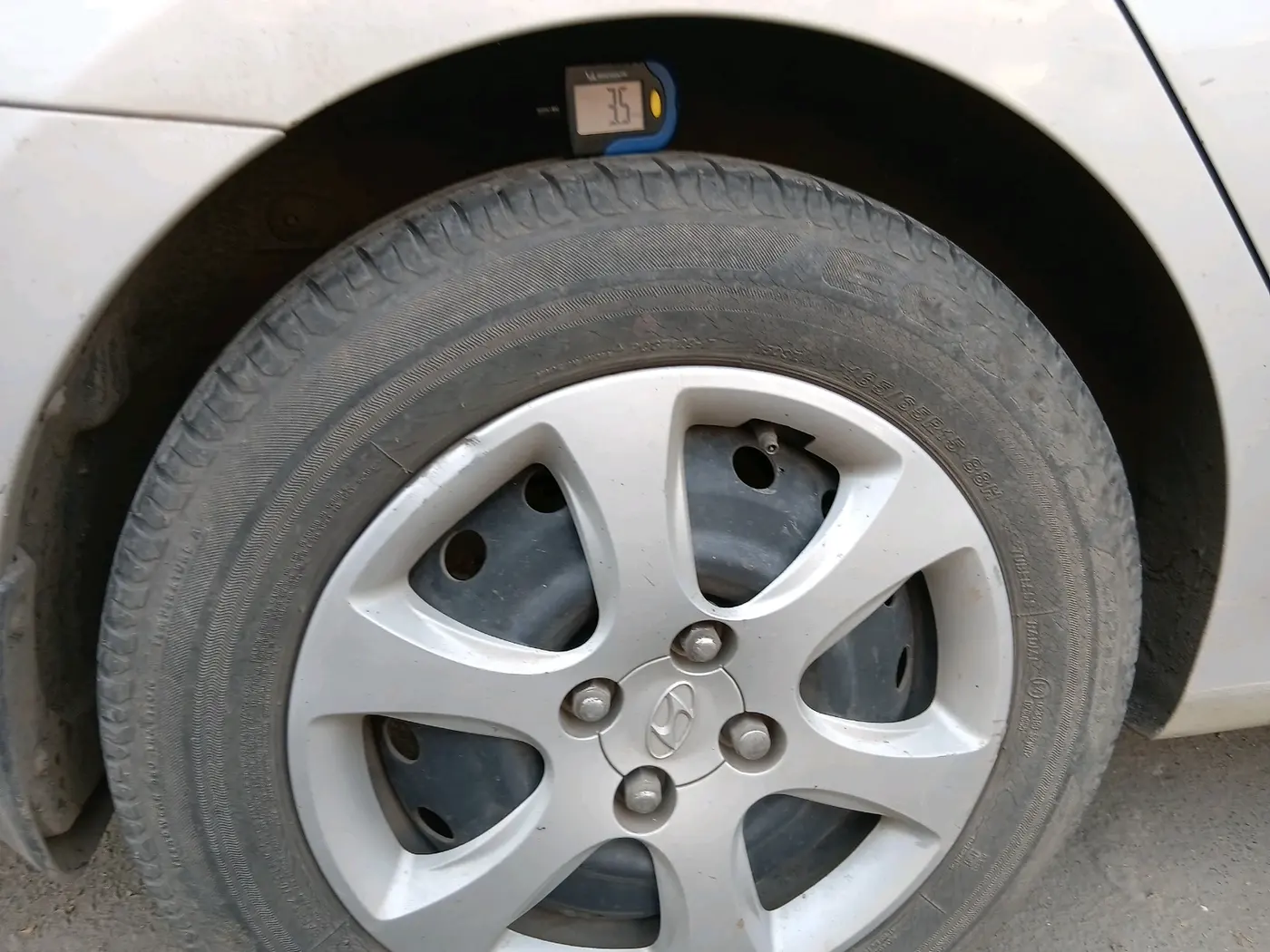 2012 Hyundai Verna FLUIDIC 1.4 VTVT, Petrol, Manual, 65,346 km, tyre