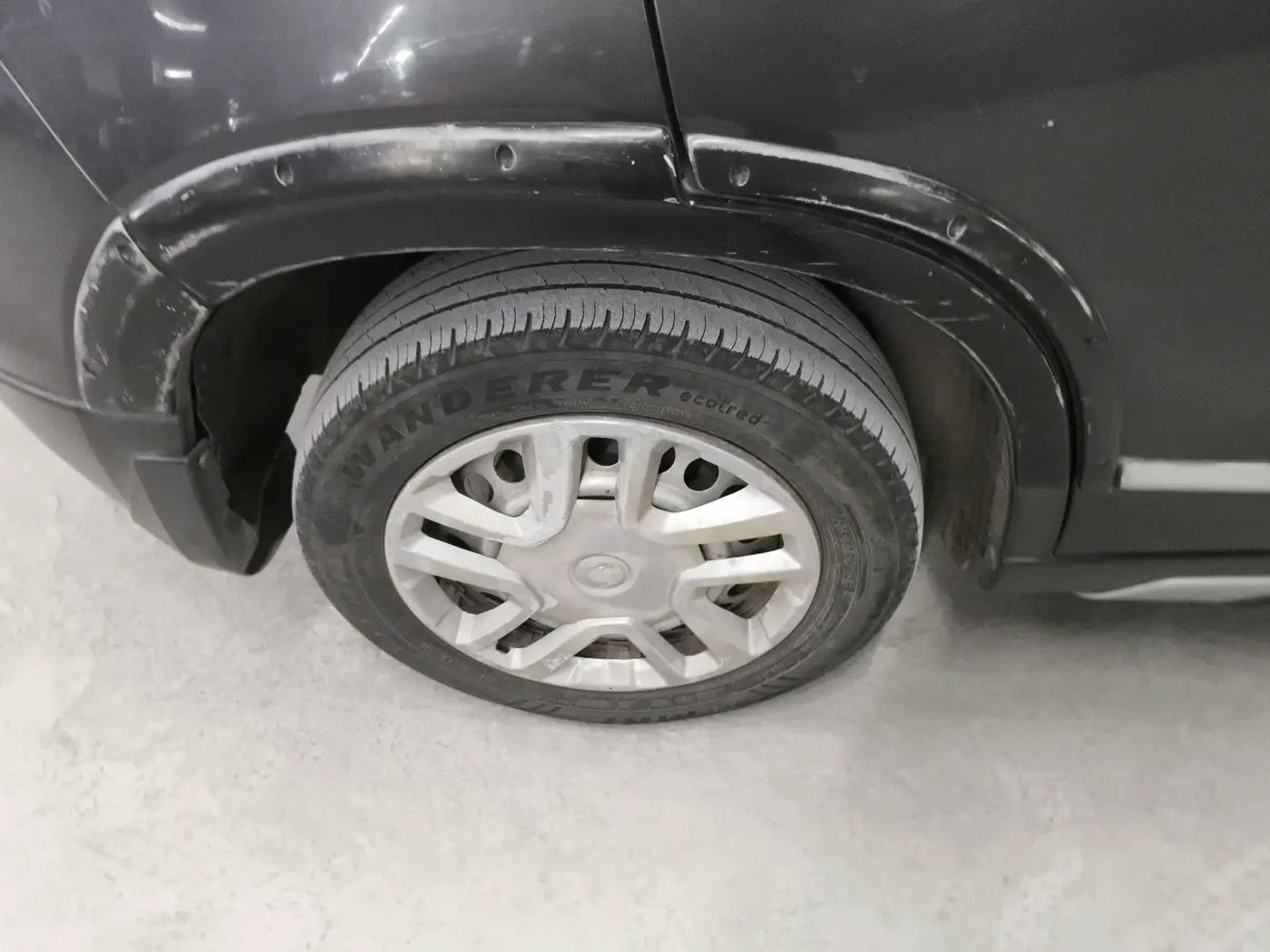 2017 Maruti Vitara Brezza LDI (O), Diesel, Manual, 1,17,021 km, tyre
