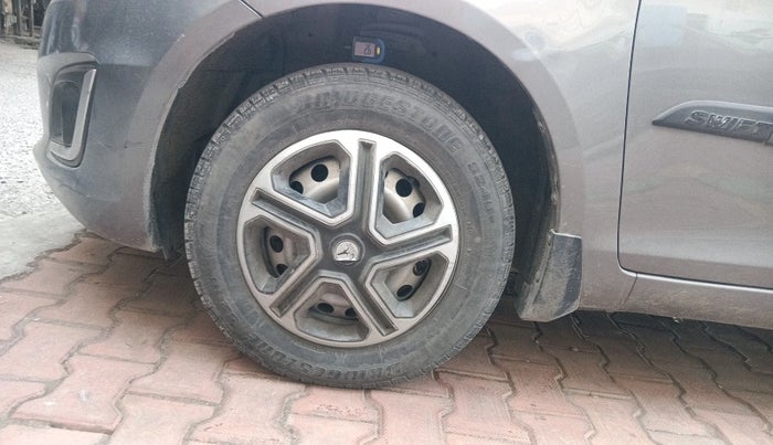 2016 Maruti Swift LXI (O), Petrol, Manual, 69,182 km, tyre