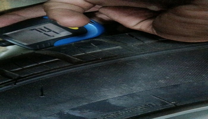 2016 Maruti Swift LXI (O), Petrol, Manual, 69,182 km, tyre