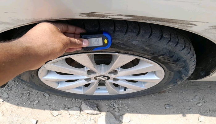 2013 Maruti Ertiga VDI, Diesel, Manual, 2,12,285 km, tyre