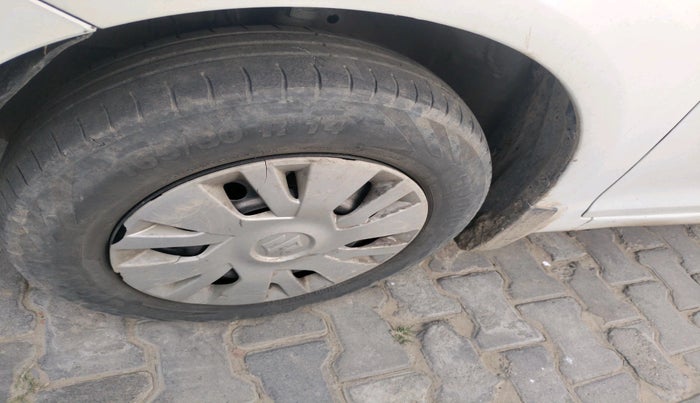 2015 Maruti Swift VDI, Diesel, Manual, 1,04,447 km, tyre