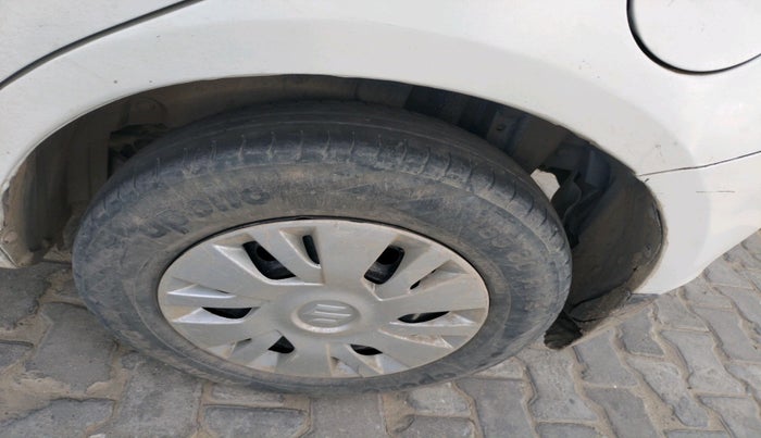 2015 Maruti Swift VDI, Diesel, Manual, 1,04,447 km, tyre