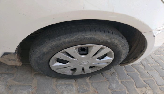 2015 Maruti Swift VDI, Diesel, Manual, 1,04,447 km, tyre