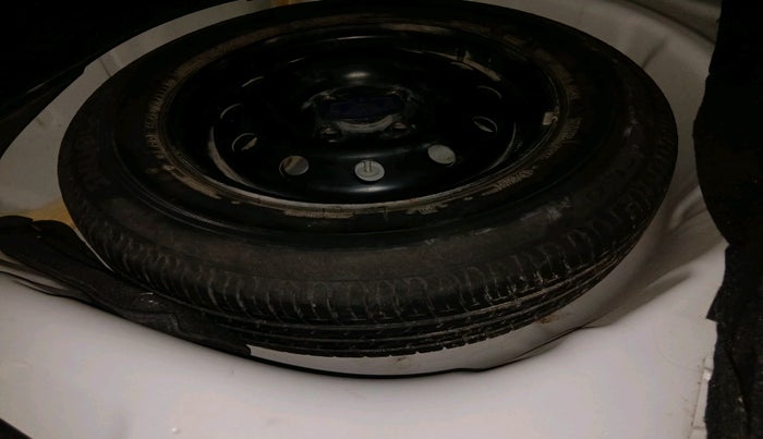 2019 Maruti Swift VXI, Petrol, Manual, 35,920 km, tyre