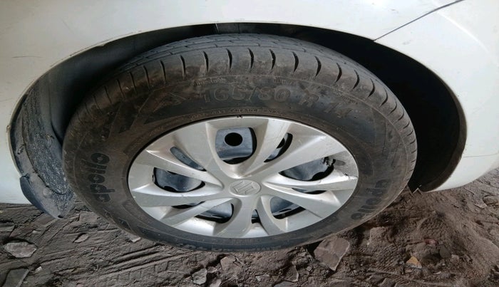 2019 Maruti Swift VXI, Petrol, Manual, 35,920 km, tyre