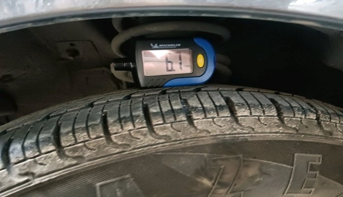 2011 Hyundai i10 SPORTZ 1.2, Petrol, Manual, 1,78,187 km, tyre