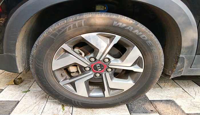 2021 KIA SONET HTK PLUS 1.2, Petrol, Manual, 45,400 km, tyre