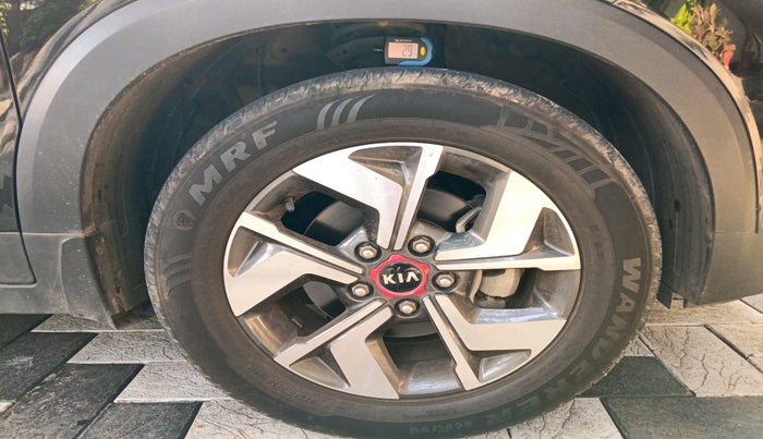 2021 KIA SONET HTK PLUS 1.2, Petrol, Manual, 45,400 km, tyre