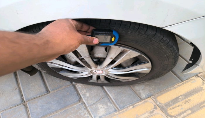 2018 Hyundai Eon ERA +, Petrol, Manual, 71,053 km, tyre