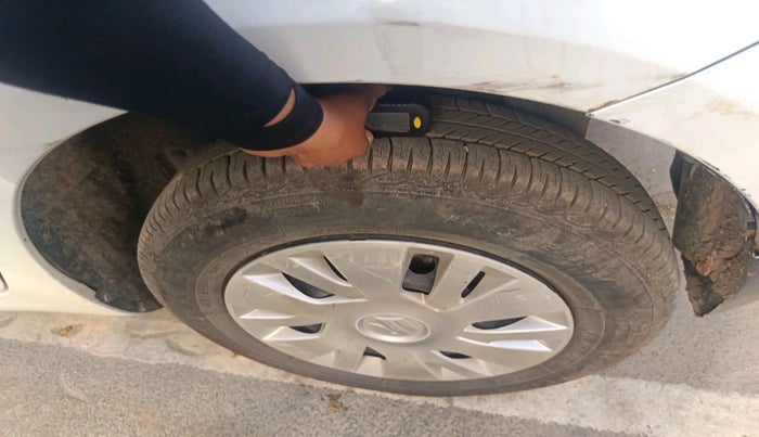 2014 Maruti Swift VXI, Petrol, Manual, 88,669 km, tyre