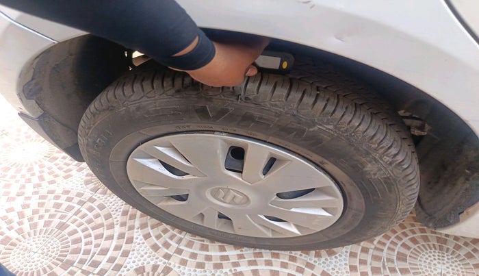 2014 Maruti Swift VXI, Petrol, Manual, 88,669 km, tyre