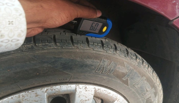 2015 Hyundai i10 SPORTZ 1.1, Petrol, Manual, 24,701 km, tyre