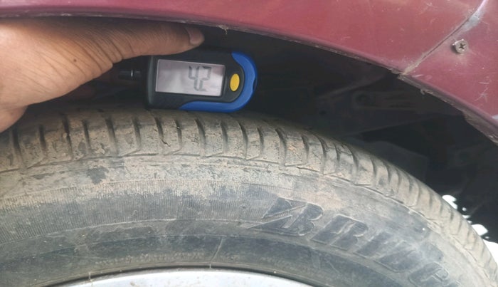 2015 Hyundai i10 SPORTZ 1.1, Petrol, Manual, 24,701 km, tyre