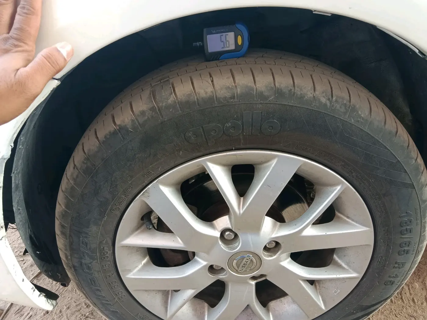 2016 Nissan Sunny XV DIESEL, Diesel, Manual, 99,523 km, tyre