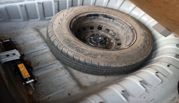 2016 Nissan Sunny XV DIESEL, Diesel, Manual, 99,523 km, tyre