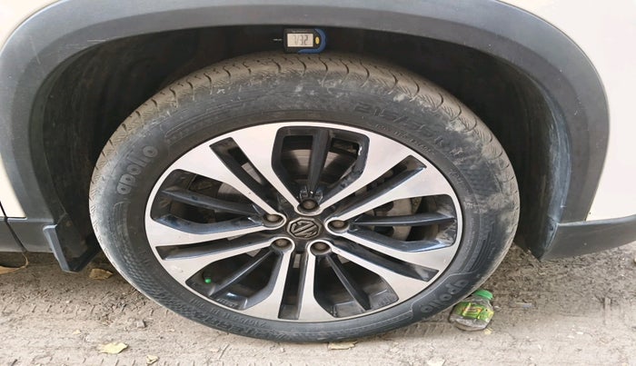 2021 MG HECTOR SHARP HYBRID 1.5 PETROL, Petrol, Manual, 49,102 km, tyre