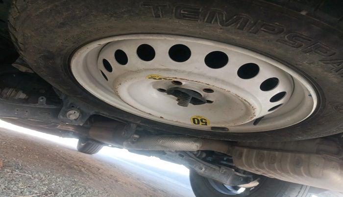 2022 Mahindra XUV700 AX 5 P AT 5 STR, Petrol, Automatic, 63,460 km, tyre