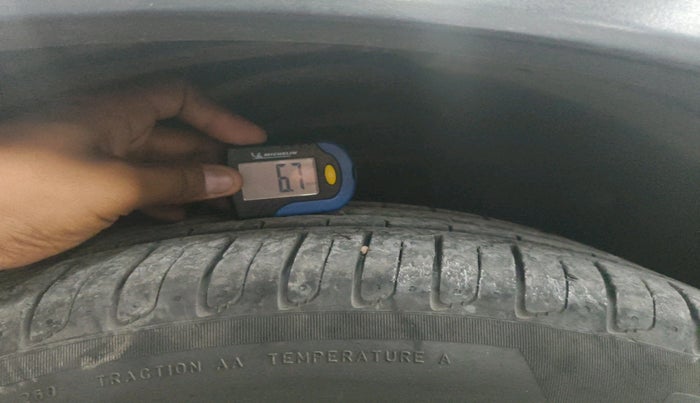 2013 BMW X3 XDRIVE 20D, Diesel, Automatic, 1,39,594 km, tyre