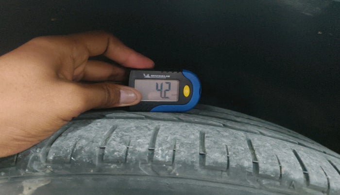 2013 BMW X3 XDRIVE 20D, Diesel, Automatic, 1,39,594 km, tyre